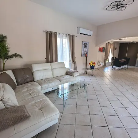 Peaceful 4 Stars Eco-friendly With Private Pool And Parking Feriehus