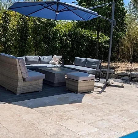 Peaceful 4 Stars Eco-friendly With Private Pool And Parking