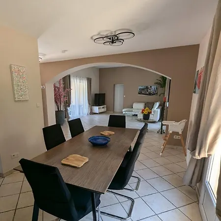 Vakantiehuis Peaceful 4 Stars Eco-friendly With Private Pool And Parking